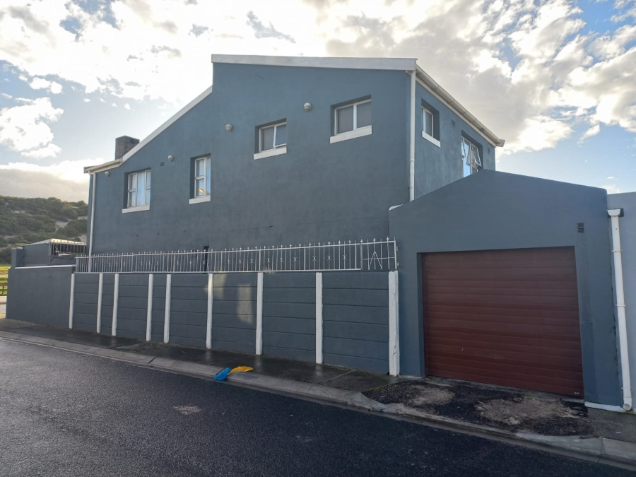 4 Bedroom Property for Sale in Westridge Western Cape